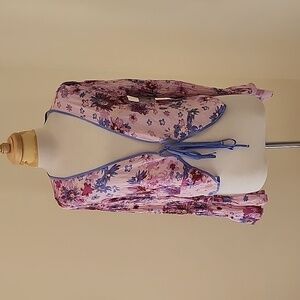 New! Free People small Venice printed top in rose combo.